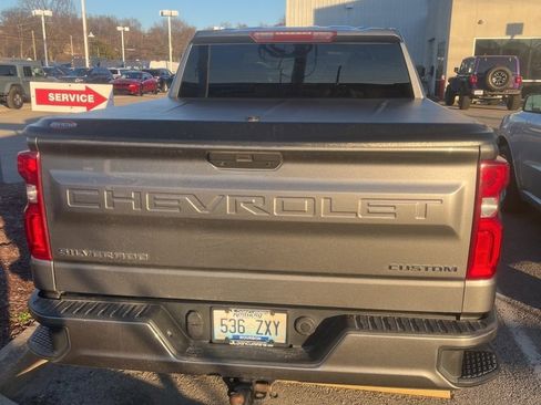 Used 2020 Chevrolet Silverado 1500 Custom w/ Custom Value Package image 6