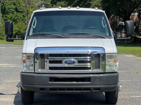 Used 2011 Ford E-450 and Econoline 450 Super Duty RWD image 8