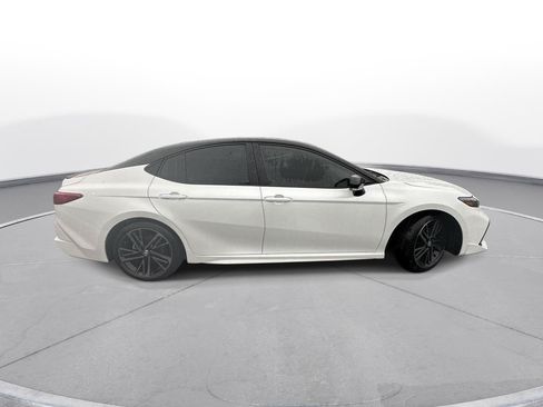 Used 2025 Toyota Camry XSE FWD image 5