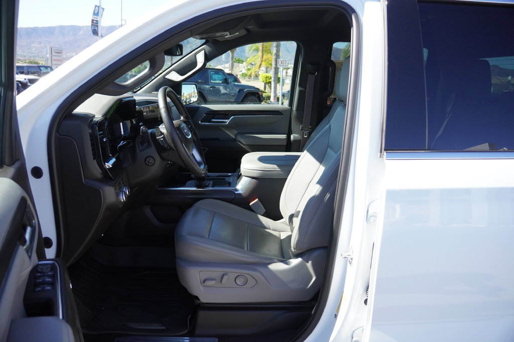 Used 2023 GMC Sierra 1500 SLT w/ SLT Convenience Package AWD/4WD image 31