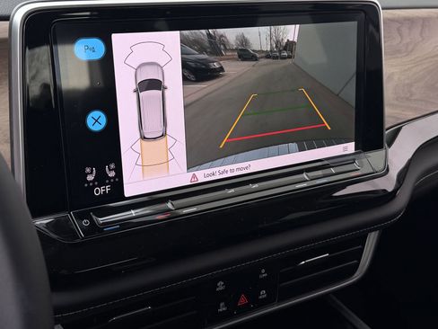 New 2026 Volkswagen Atlas SE image 17