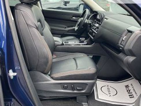 Certified 2024 Nissan Pathfinder SL AWD/4WD image 17