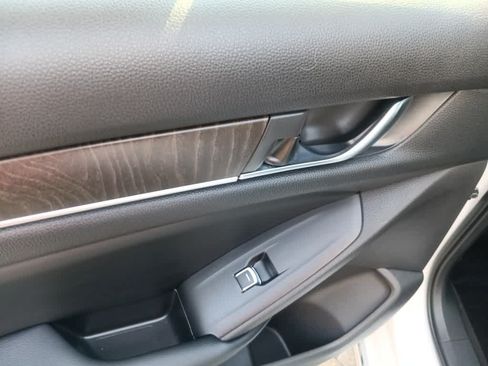 Used 2018 Honda Accord EX-L image 21