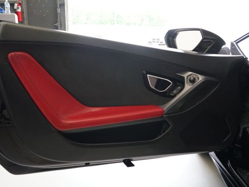 Used 2017 Lamborghini Huracan LP 580-2 RWD image 17