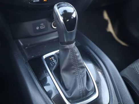 Used 2020 Nissan Rogue Sport SV w/ All-Weather Package FWD image 26