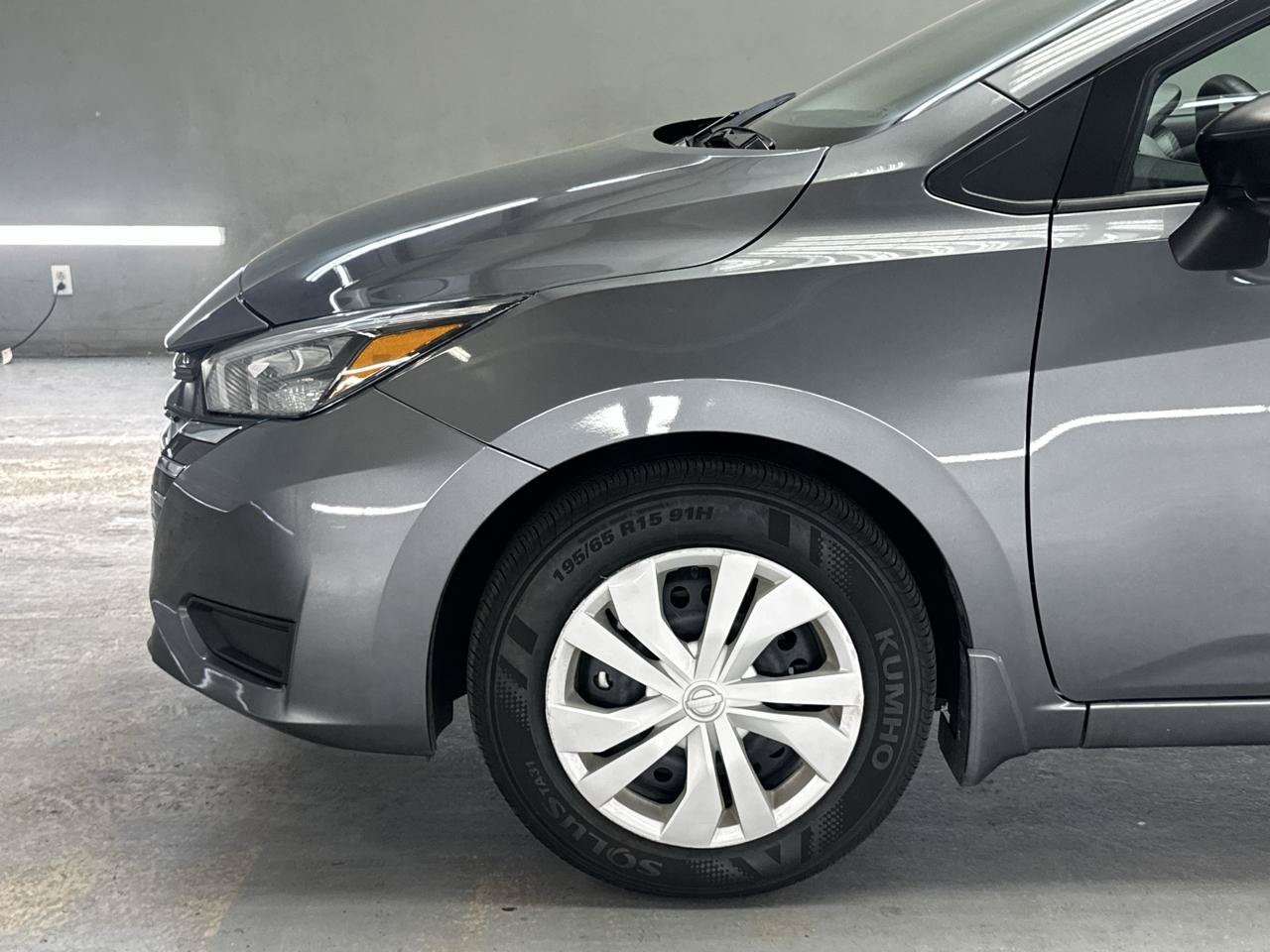 Used 2025 Nissan Versa S w/ Trunk Package FWD image 4