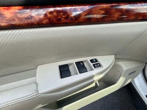 Used 2011 Subaru Outback 3.6R Limited w/ PWR Moonroof Pkg image 21