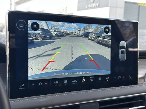 Used 2025 Lincoln Corsair AWD image 22