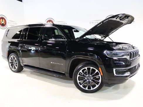 Used 2023 Jeep Wagoneer L Series II w/ Premium Group I AWD/4WD image 31