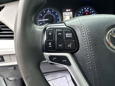 Used 2019 Toyota Sienna LE image 21