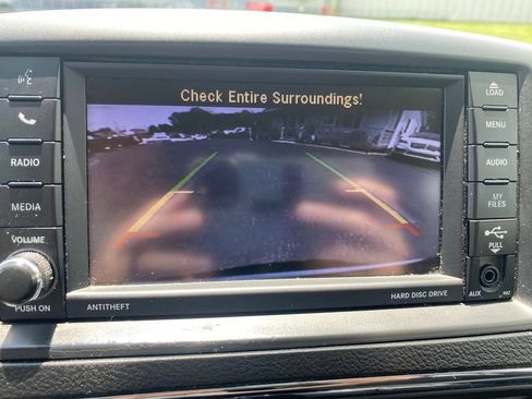Used 2019 Dodge Grand Caravan SE FWD image 13