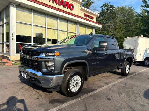Used 2020 Chevrolet Silverado 2500 LT w/ Fleet Comfort Package image 2