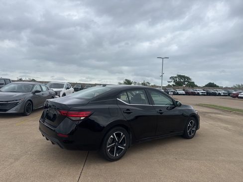 Certified 2025 Nissan Sentra SV image 21