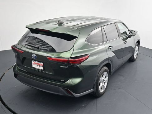 Used 2023 Toyota Highlander LE FWD image 32