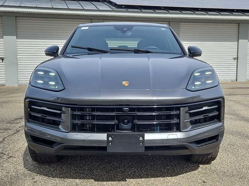 Certified 2024 Porsche Cayenne image 10