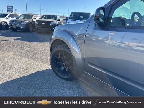 Used 2020 Nissan Frontier SV w/ Midnight Edition Floor Mats image 4