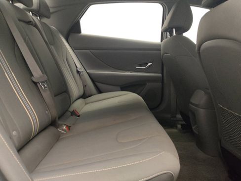 Used 2025 Hyundai Elantra SEL FWD image 19