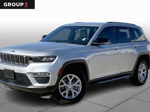 Used 2023 Jeep Grand Cherokee Limited image 1