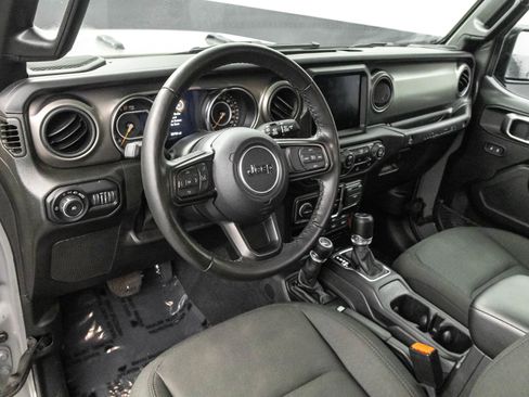Used 2022 Jeep Wrangler Unlimited Sport image 4