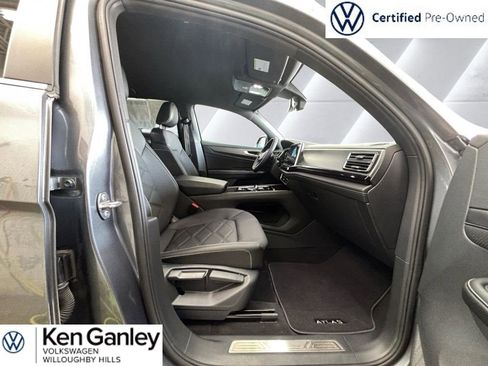 Used 2024 Volkswagen Atlas Cross Sport SE AWD/4WD image 13