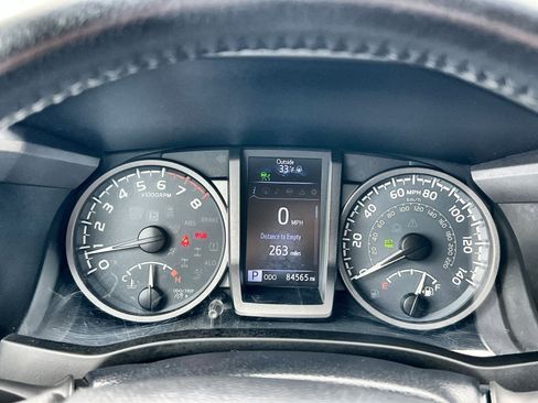 Used 2019 Toyota Tacoma TRD Off-Road image 17