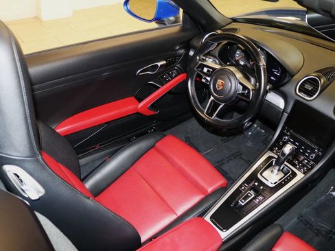 Used 2018 Porsche 718 Boxster RWD image 24