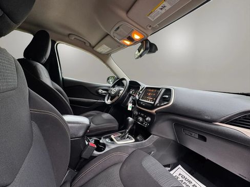Used 2016 Jeep Cherokee Latitude w/ Safety/Convenience Group FWD image 17
