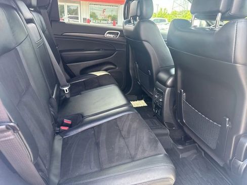Used 2021 Jeep Grand Cherokee Laredo X AWD/4WD image 11