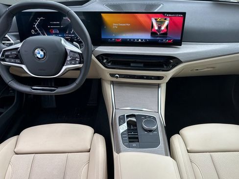 Used 2025 BMW 330i Sedan w/ Premium Package image 27