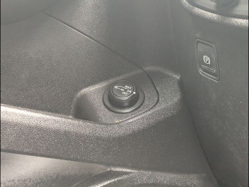 Used 2021 GMC Terrain SLE w/ Driver Convenience Package image 31