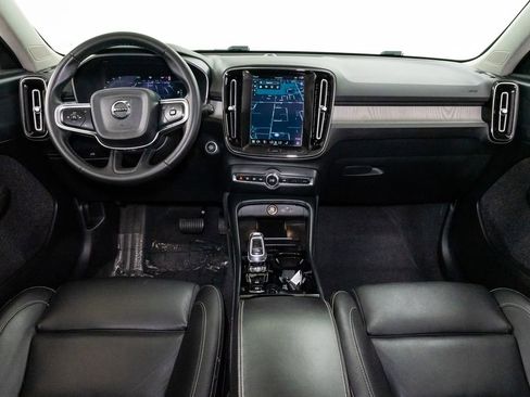 Used 2024 Volvo XC40 B5 Plus w/ Climate Package image 24