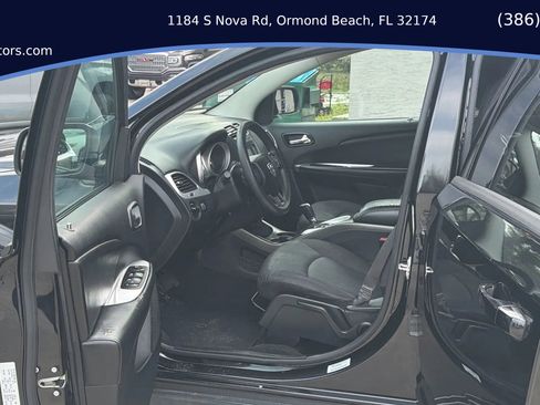 Used 2017 Dodge Journey SE w/ Flexible Seating Group image 8