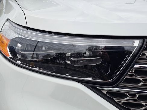 Used 2023 Ford Explorer King Ranch w/ Technology Package image 5