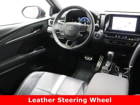 Certified 2025 Toyota Camry SE image 31