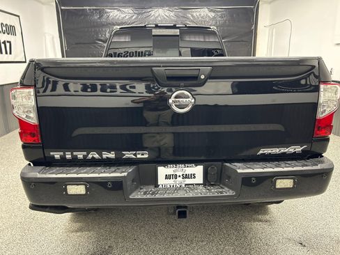 Used 2018 Nissan Titan PRO-4X AWD/4WD image 5