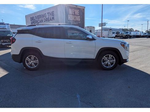 Used 2022 GMC Terrain SLE w/ Driver Convenience Package image 5