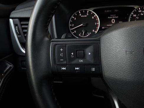 Used 2025 Nissan Rogue SV FWD image 33