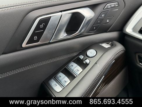 Used 2023 BMW X7 xDrive40i w/ Dynamic Handling Package AWD/4WD image 26