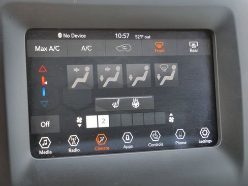 Used 2019 Jeep Cherokee Latitude Plus AWD/4WD image 40