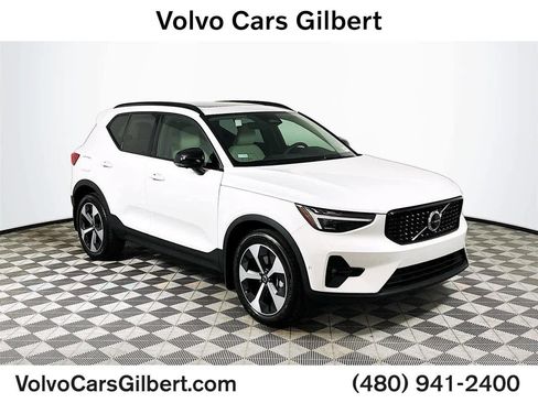 Used 2025 Volvo XC40 B5 Plus w/ Climate Package image 1