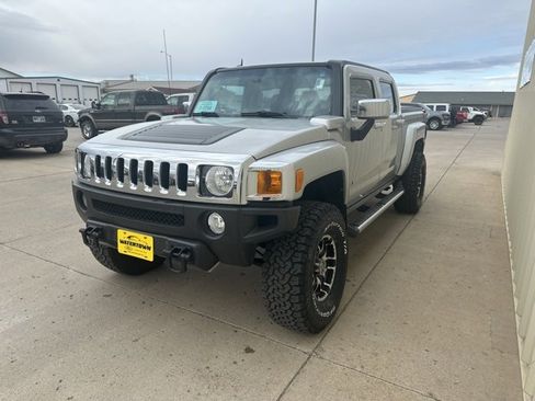 Used 2010 HUMMER H3T Alpha image 4