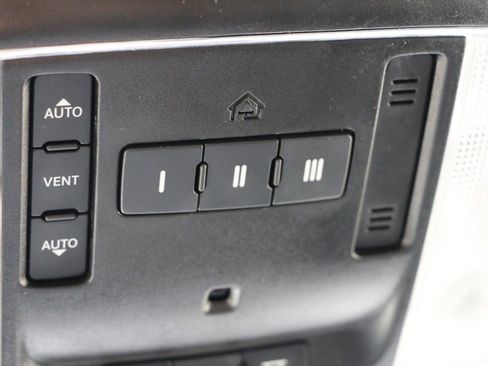 Used 2021 Jeep Grand Cherokee Limited w/ Premium Lighting Group image 26