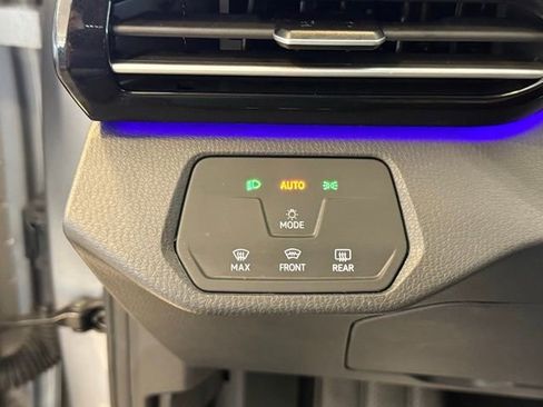 Used 2023 Volkswagen ID.4 Pro AWD/4WD image 13