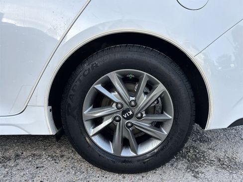 Used 2019 Kia Optima LX image 8