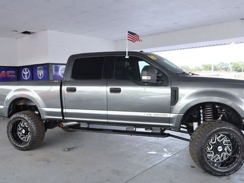 Used 2019 Ford F250 XLT AWD/4WD image 4