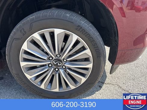 Used 2025 INFINITI QX80 Sensory image 4