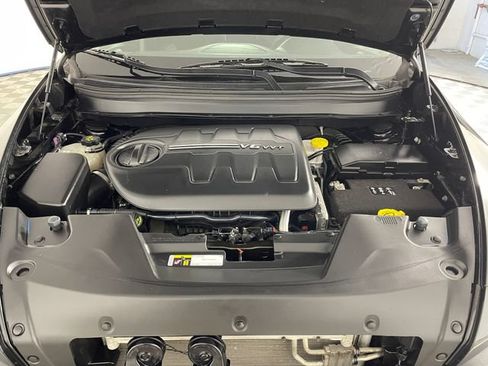 Used 2018 Jeep Cherokee Trailhawk w/ Cold Weather Group AWD/4WD image 23