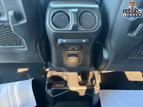 Used 2022 Jeep Gladiator Rubicon AWD/4WD image 29