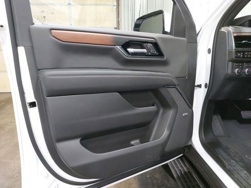 New 2026 GMC Yukon XL Denali w/ Sun & Power Step Package image 27