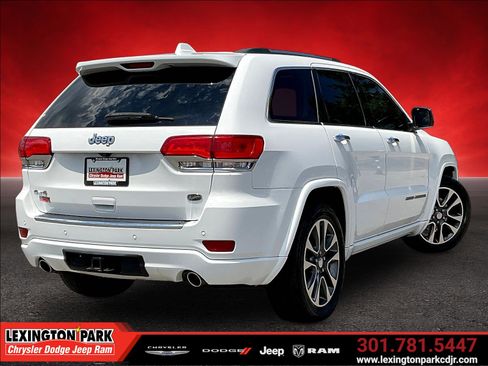 Used 2017 Jeep Grand Cherokee Overland AWD/4WD image 5
